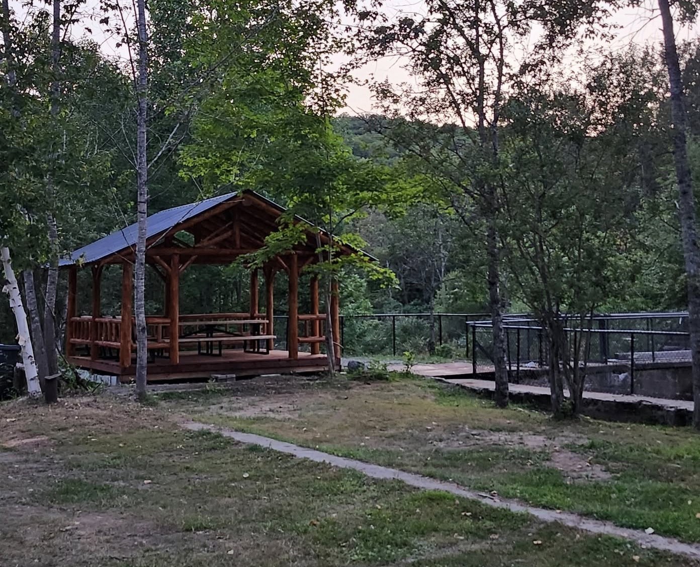 gazebo parc barrage dubé 1